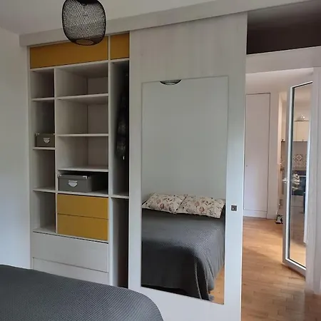 Flat Next To Paris With Garden Suresnes